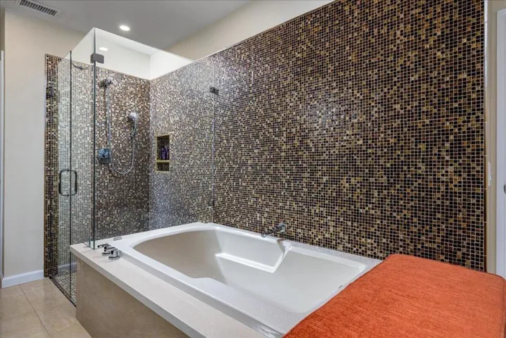 21-hdrephoto.com-1241-primavera-dr-n-039