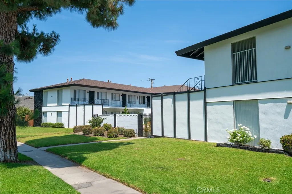 9361 Cellini Ave, Garden Grove, California 92841 home-pic-2