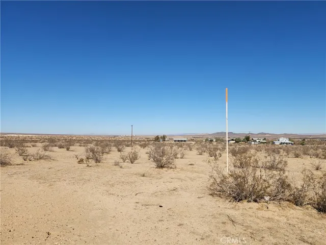 17000 Bonanza Trail, Helendale, California 92342