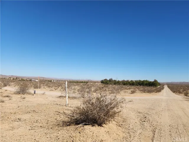 17000 Bonanza Trail, Helendale, California 92342
