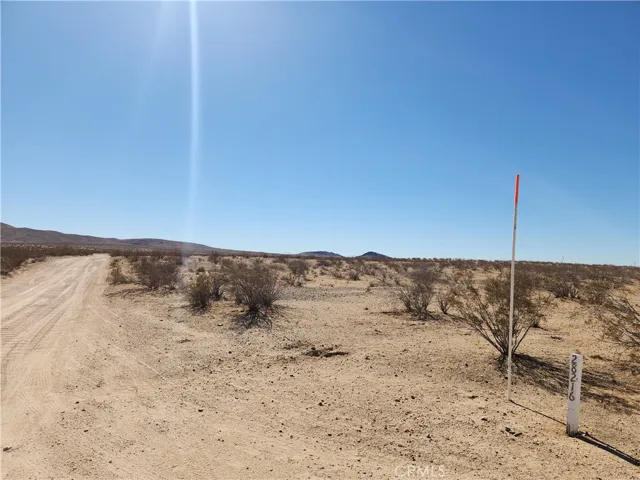 17000 Bonanza Trail, Helendale, California 92342