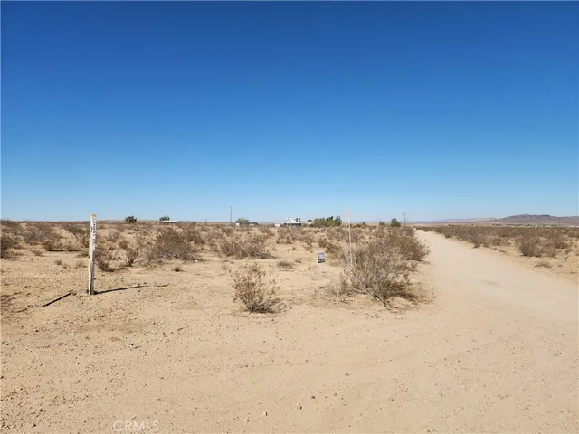 17000 Bonanza Trail, Helendale, California 92342