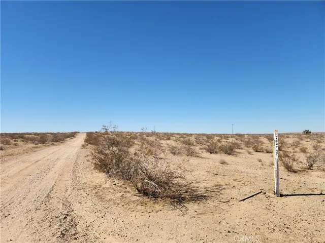 17000 Bonanza Trail, Helendale, California 92342