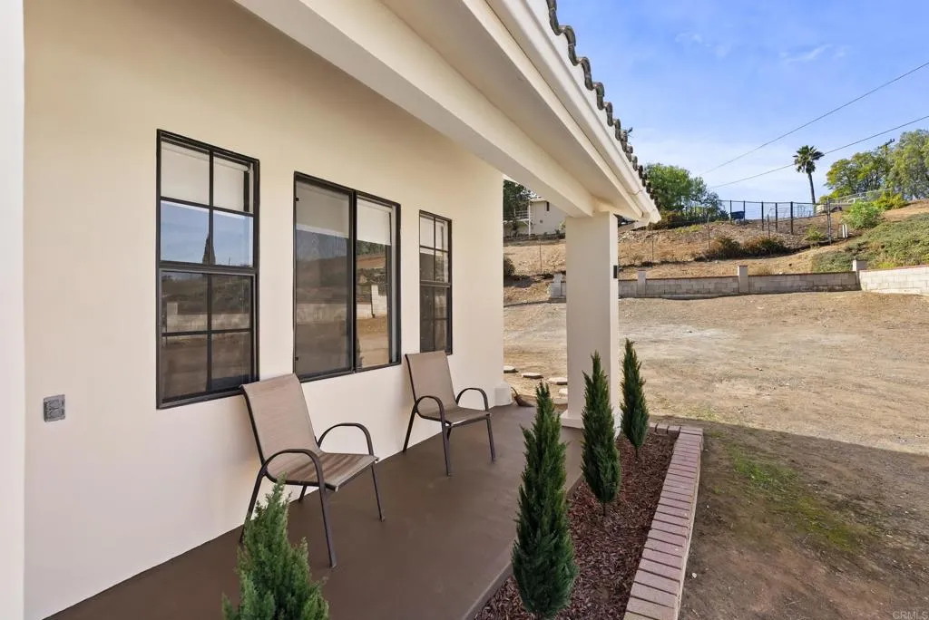 9309 Hillside, Spring Valley, California 91977 home-pic-5