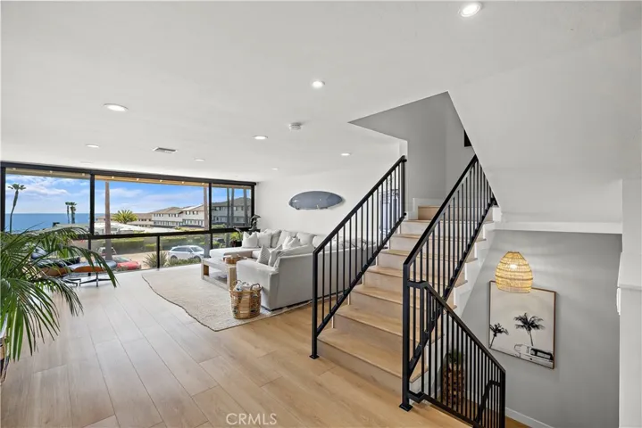 Living room/stairs