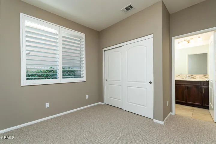GYP_24863 Carbon Ln_023_MLS