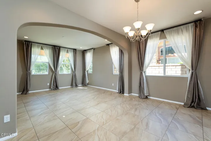 GYP_24863 Carbon Ln_012_MLS