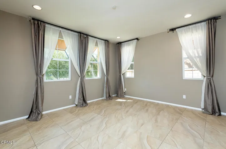 GYP_24863 Carbon Ln_009_MLS