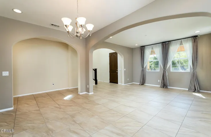 GYP_24863 Carbon Ln_011_MLS