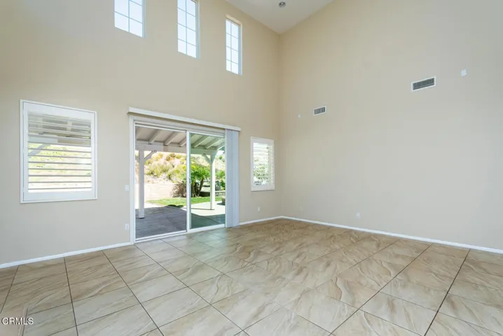 GYP_24863 Carbon Ln_021_MLS