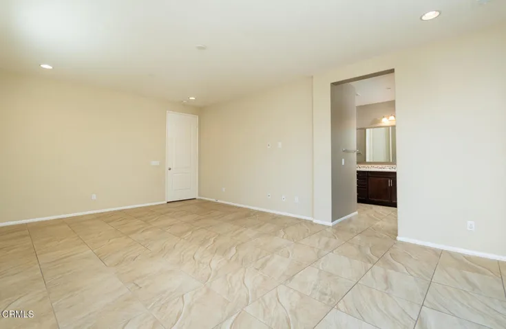 GYP_24863 Carbon Ln_028_MLS