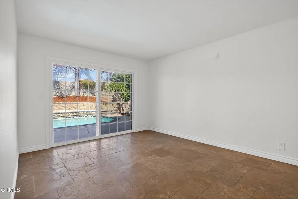 747 Southwick Street, Santa Paula, California 93060 home-pic-24