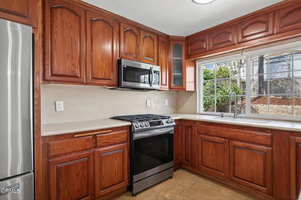 747 Southwick Street, Santa Paula, California 93060 home-pic-15