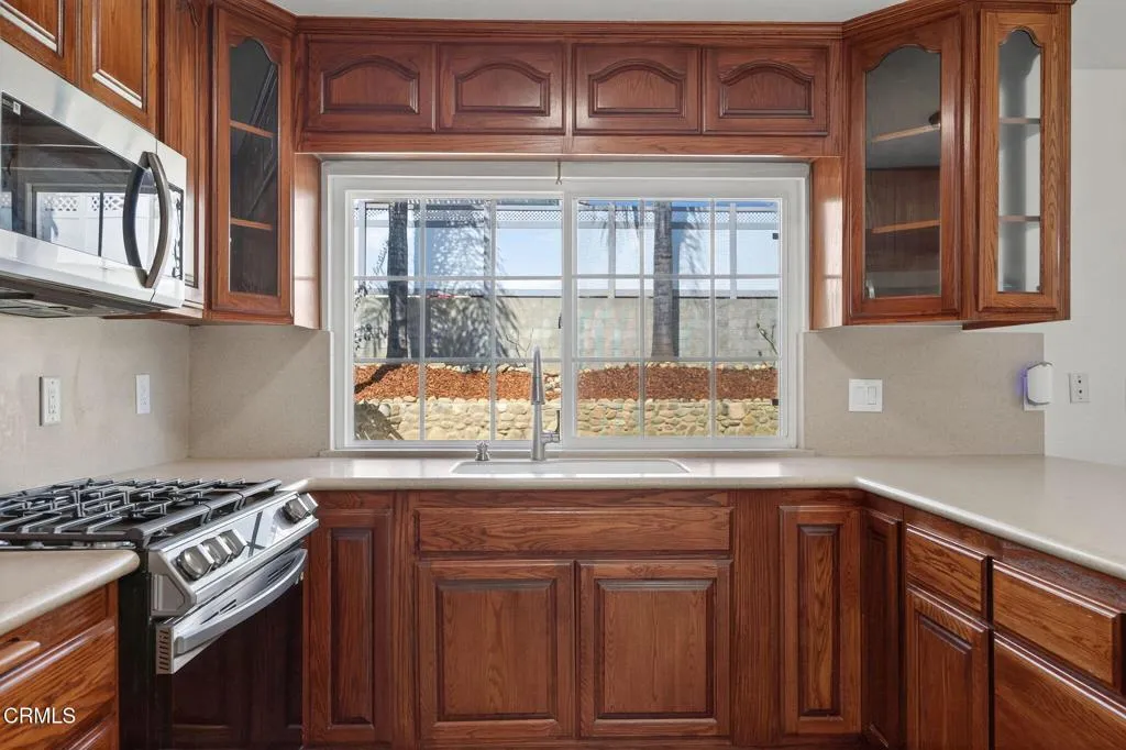 747 Southwick Street, Santa Paula, California 93060 home-pic-14