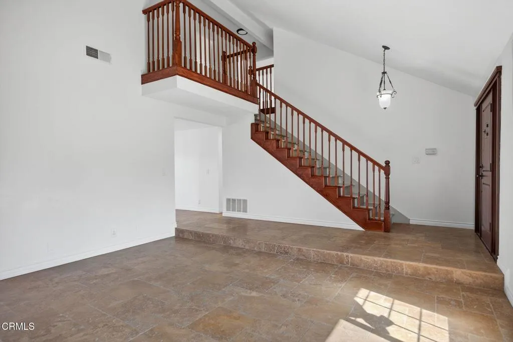 747 Southwick Street, Santa Paula, California 93060 home-pic-10