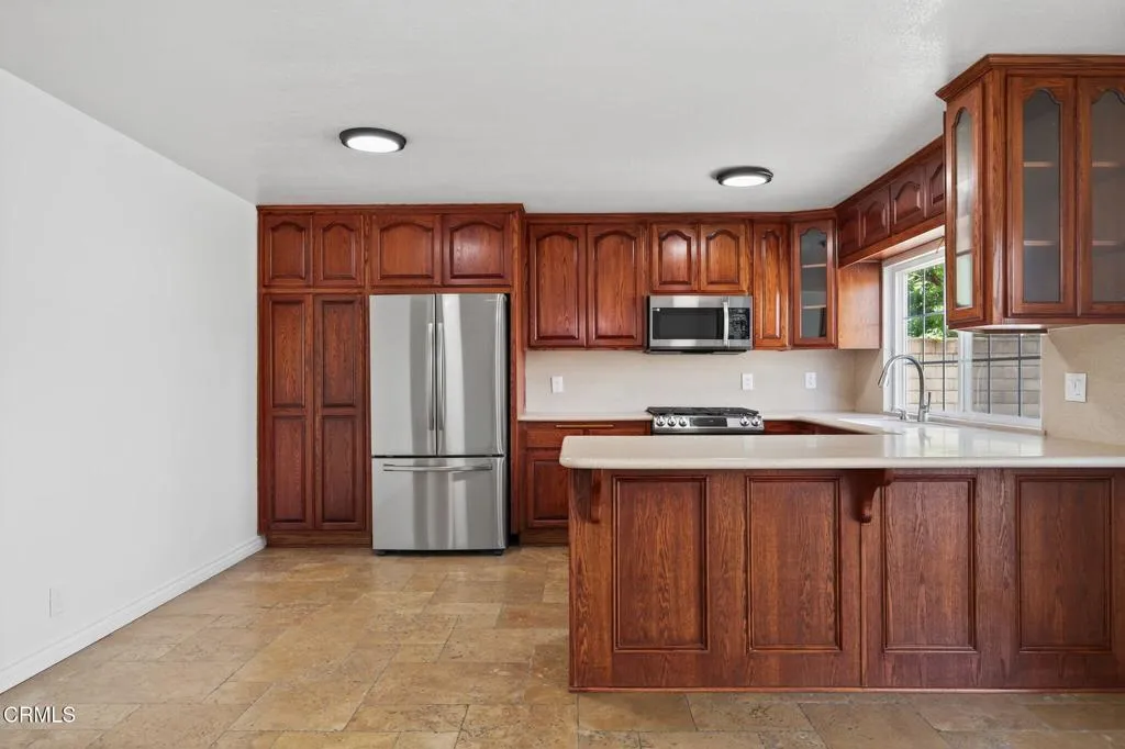 747 Southwick Street, Santa Paula, California 93060 home-pic-11