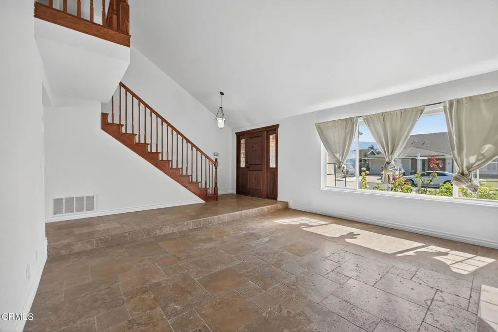 747 Southwick Street, Santa Paula, California 93060 home-pic-7