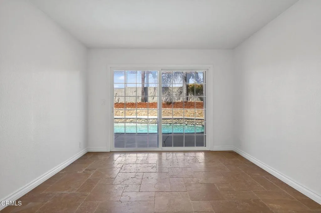 747 Southwick Street, Santa Paula, California 93060 home-pic-25
