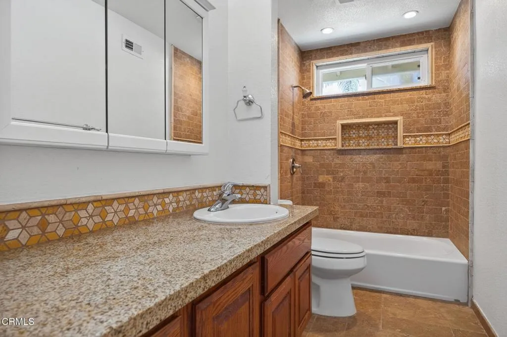 747 Southwick Street, Santa Paula, California 93060 home-pic-33