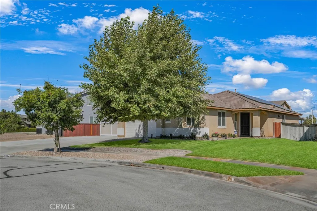 13864 Grant Way, Oak Hills, California 92344 home-pic-0
