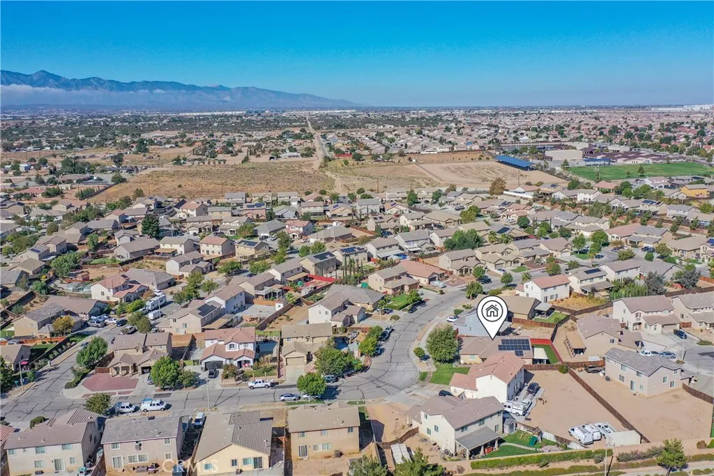 13864 Grant Way, Oak Hills, California 92344 home-pic-11