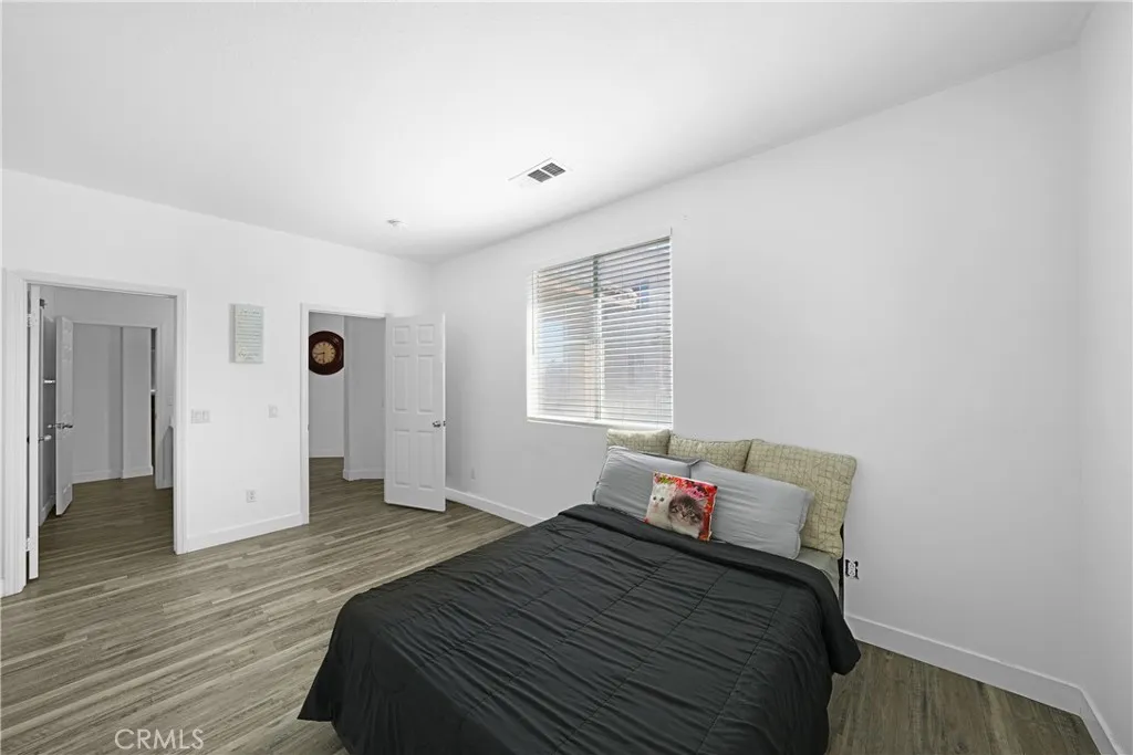 13864 Grant Way, Oak Hills, California 92344 home-pic-13