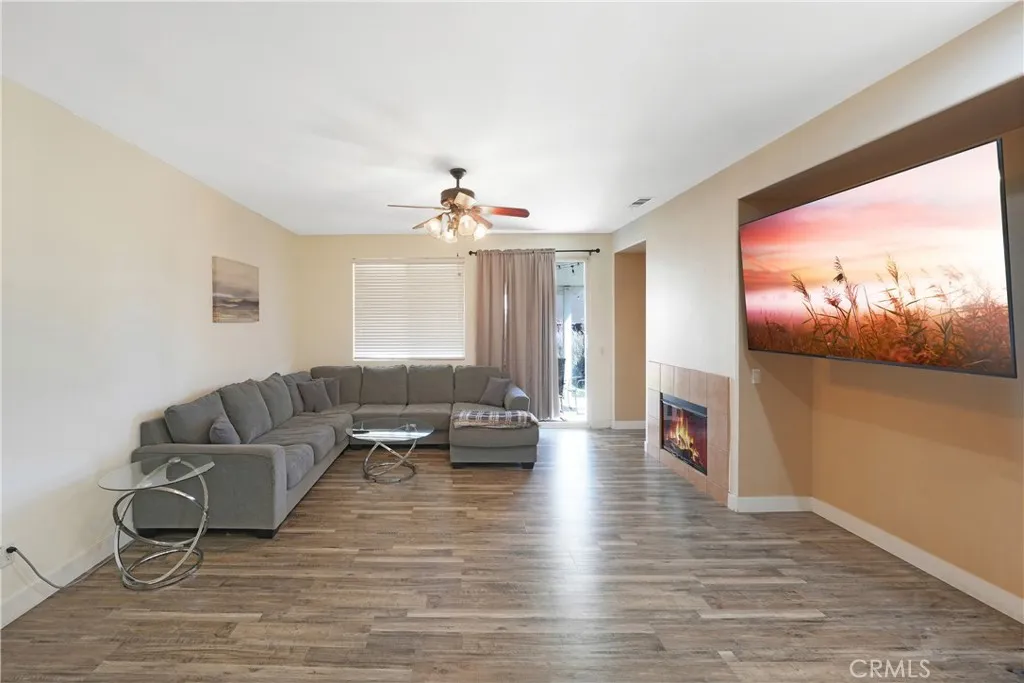 13864 Grant Way, Oak Hills, California 92344 home-pic-25