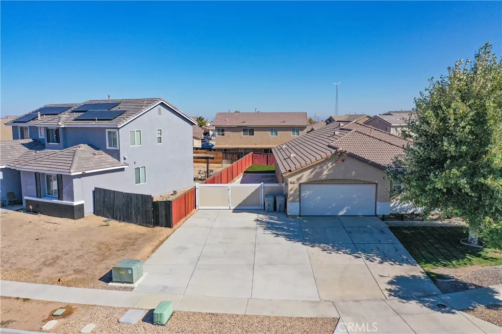 13864 Grant Way, Oak Hills, California 92344 home-pic-6