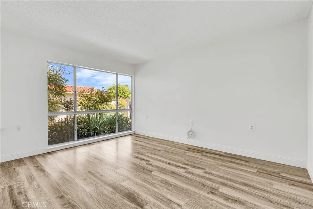 2197 Via Mariposa E B, Laguna Woods, California 92637 home-pic-12