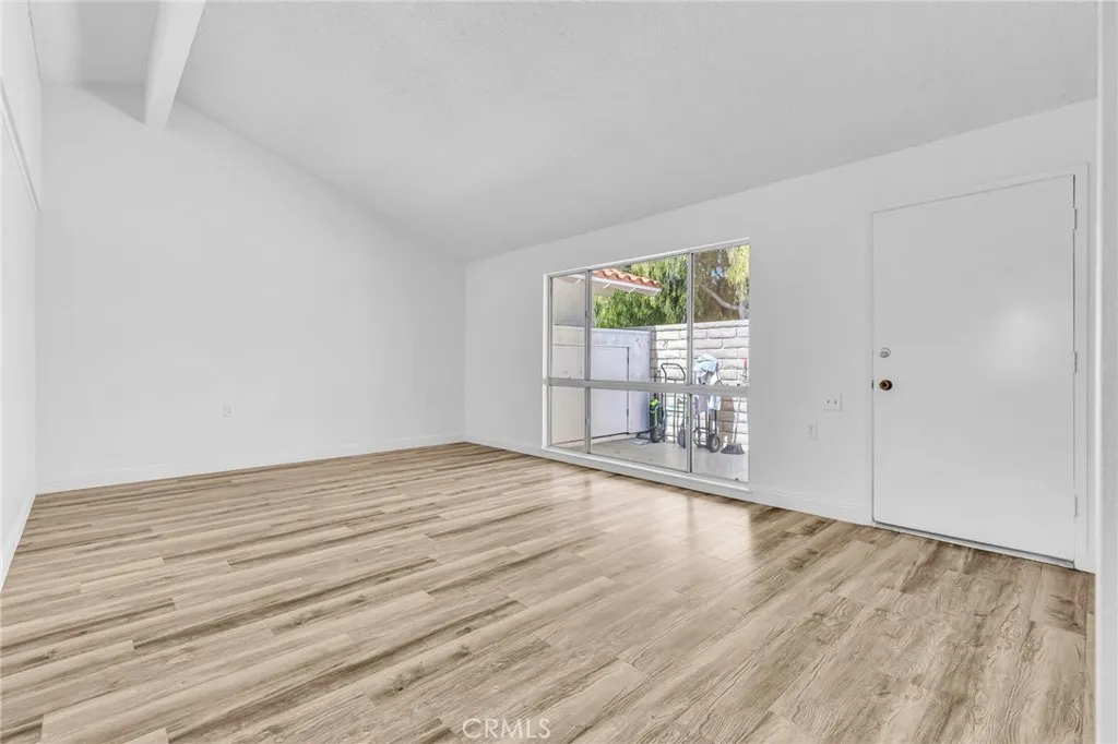 2197 Via Mariposa E B, Laguna Woods, California 92637 home-pic-4