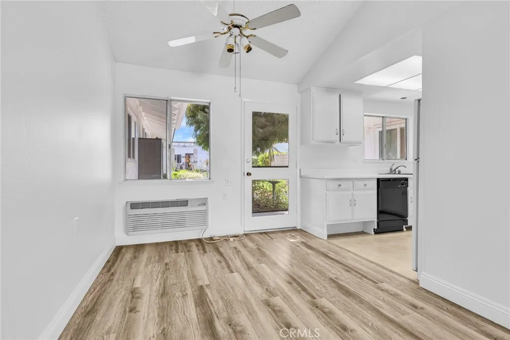2197 Via Mariposa E B, Laguna Woods, California 92637 home-pic-8