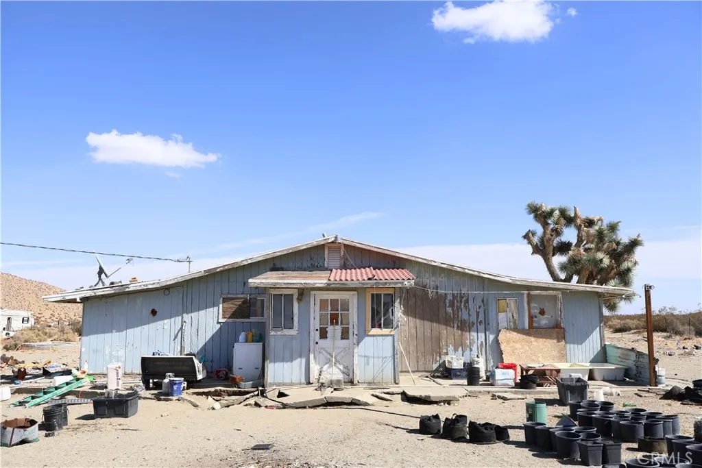 19567 Old El Mirage Road, Adelanto, California 92301 home-pic-0