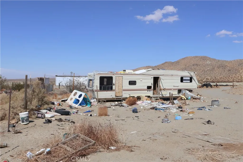 19567 Old El Mirage Road, Adelanto, California 92301 home-pic-24