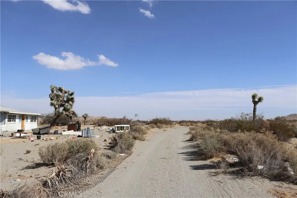 19567 Old El Mirage Road, Adelanto, California 92301 home-pic-26