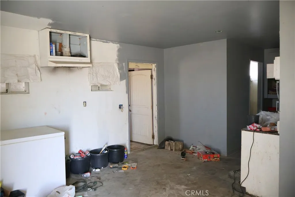 19567 Old El Mirage Road, Adelanto, California 92301 home-pic-3