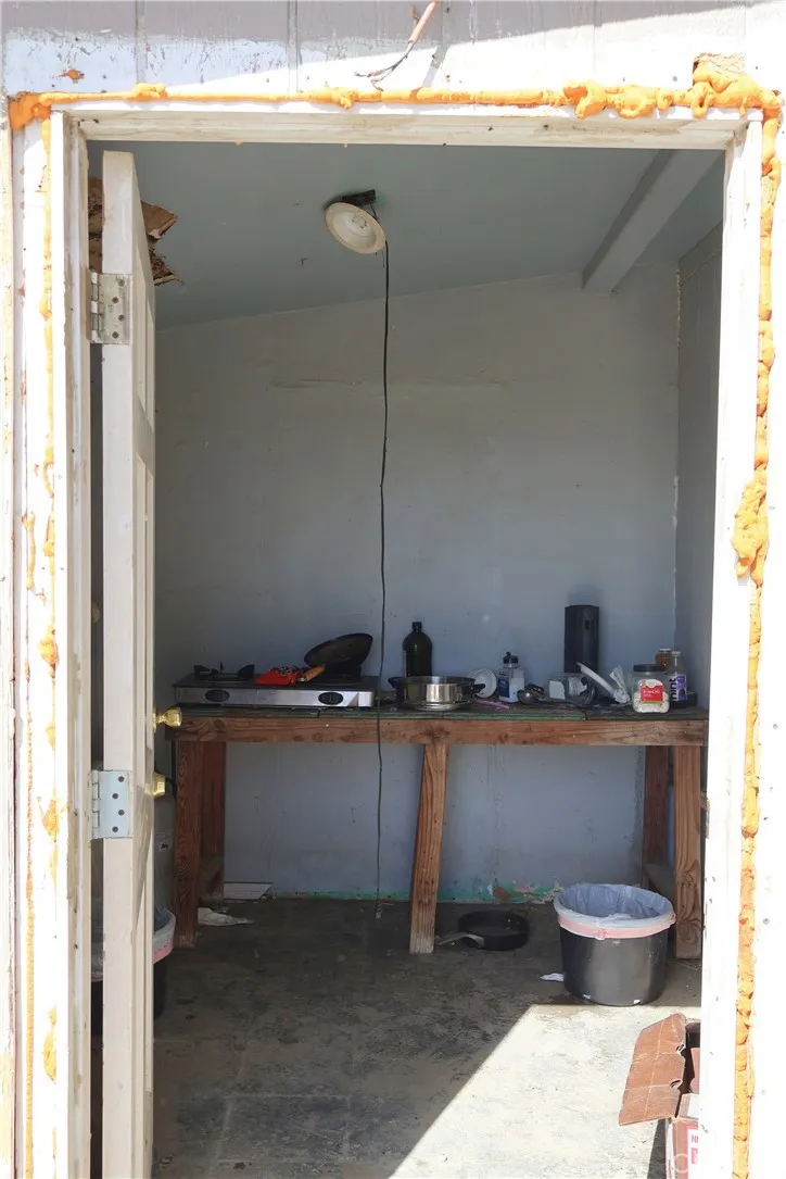 19567 Old El Mirage Road, Adelanto, California 92301 home-pic-1