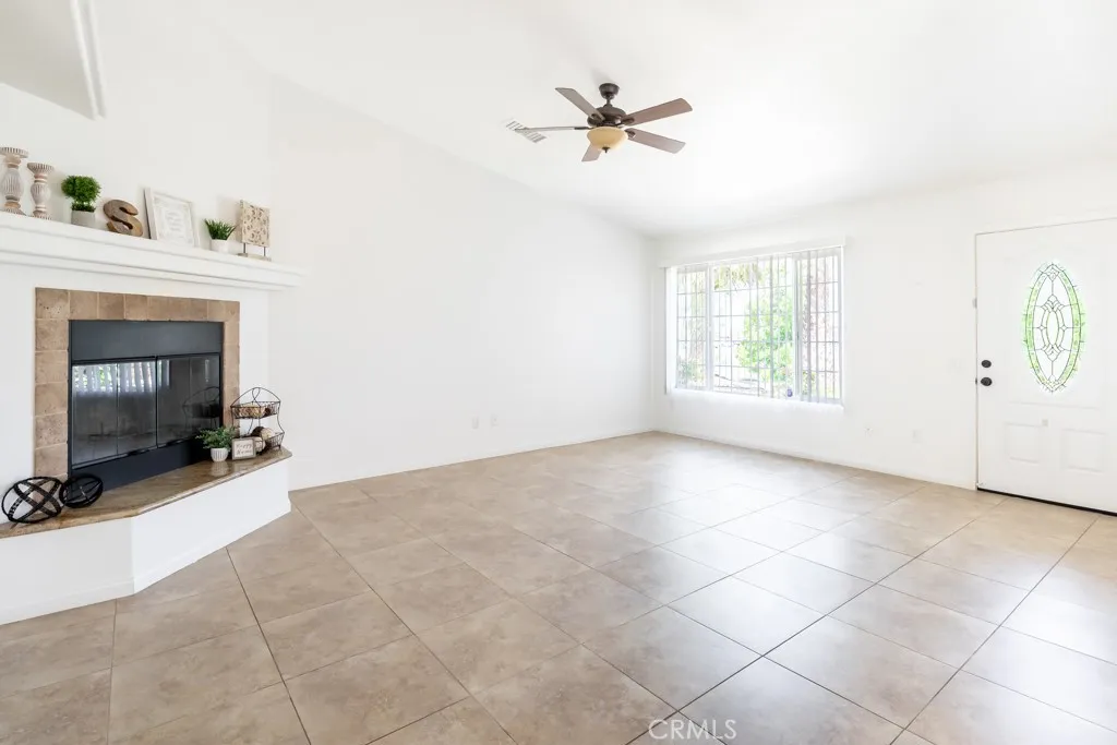 7714 Grand Avenue, Yucca Valley, California 92284 home-pic-10