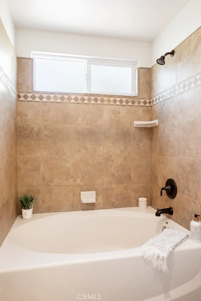 7714 Grand Avenue, Yucca Valley, California 92284 home-pic-33