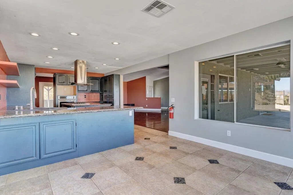 7084 Mount Lassen Avenue, Joshua Tree, California 92252 home-pic-20