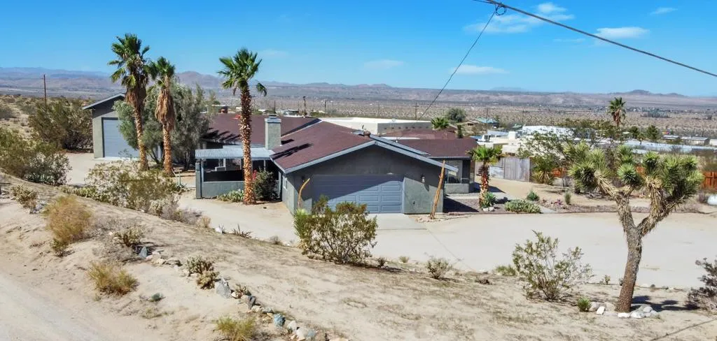7084 Mount Lassen Avenue, Joshua Tree, California 92252 home-pic-1