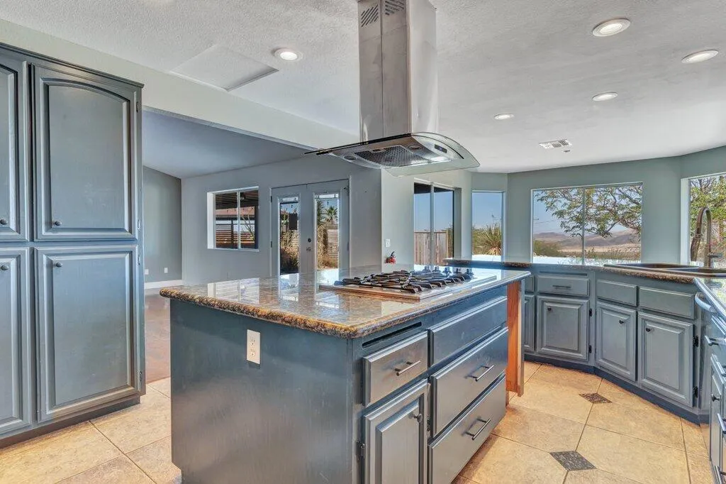 7084 Mount Lassen Avenue, Joshua Tree, California 92252 home-pic-18