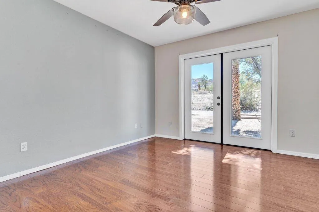 7084 Mount Lassen Avenue, Joshua Tree, California 92252 home-pic-14