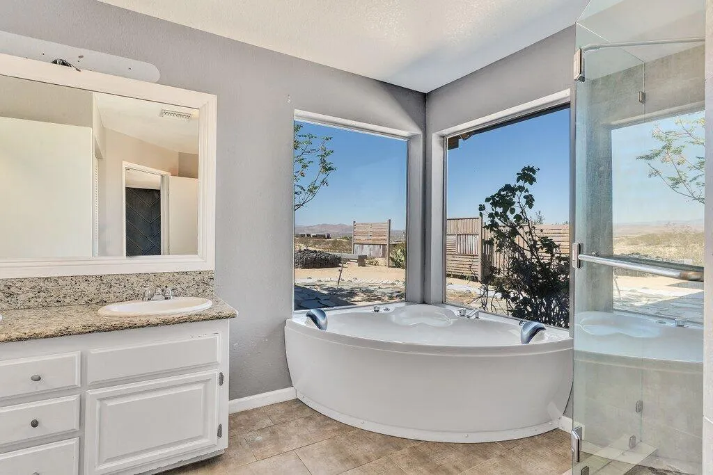 7084 Mount Lassen Avenue, Joshua Tree, California 92252 home-pic-23