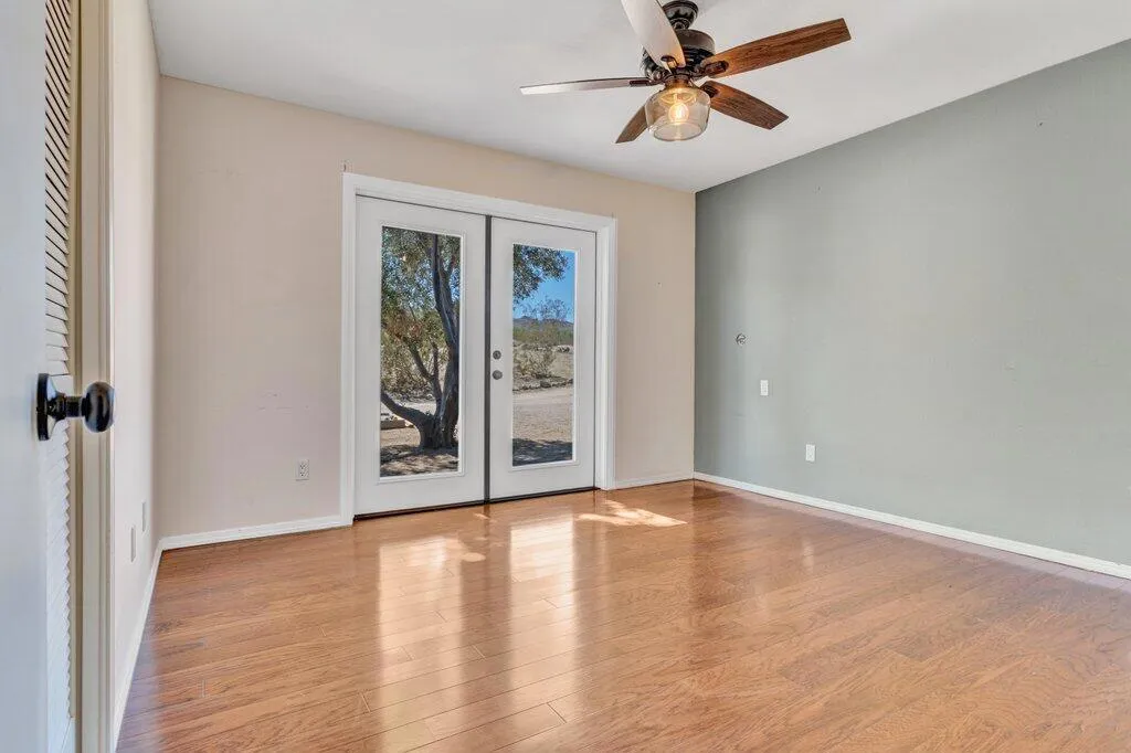 7084 Mount Lassen Avenue, Joshua Tree, California 92252 home-pic-25