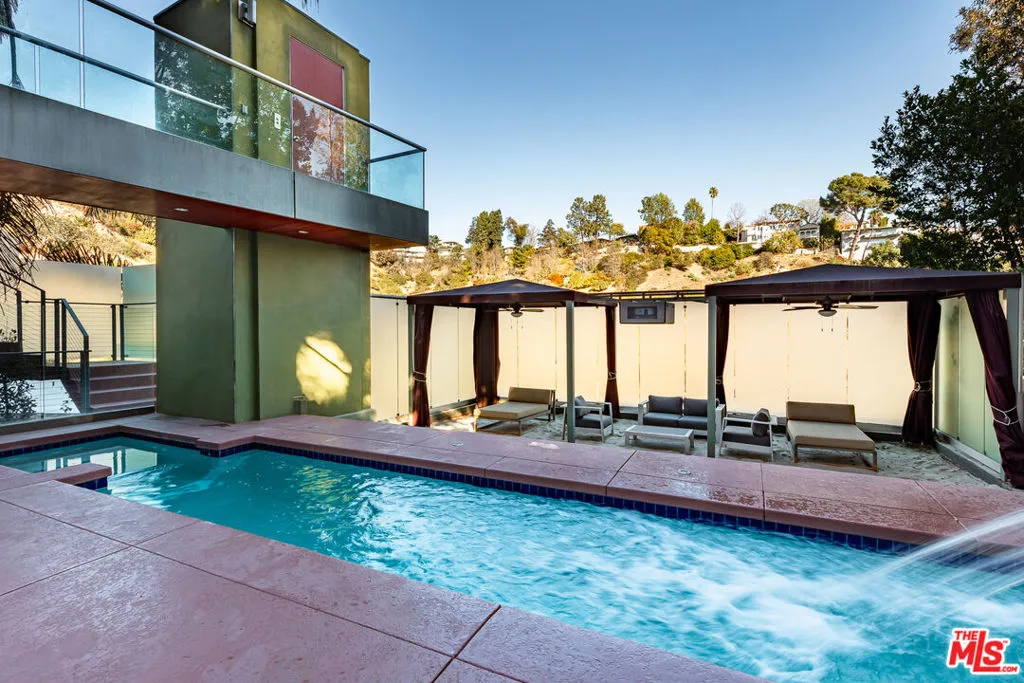 2738 Rinconia Drive, Los Angeles, California 90068 home-pic-4
