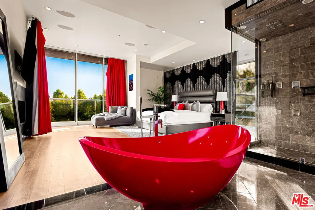 2738 Rinconia Drive, Los Angeles, California 90068 home-pic-46