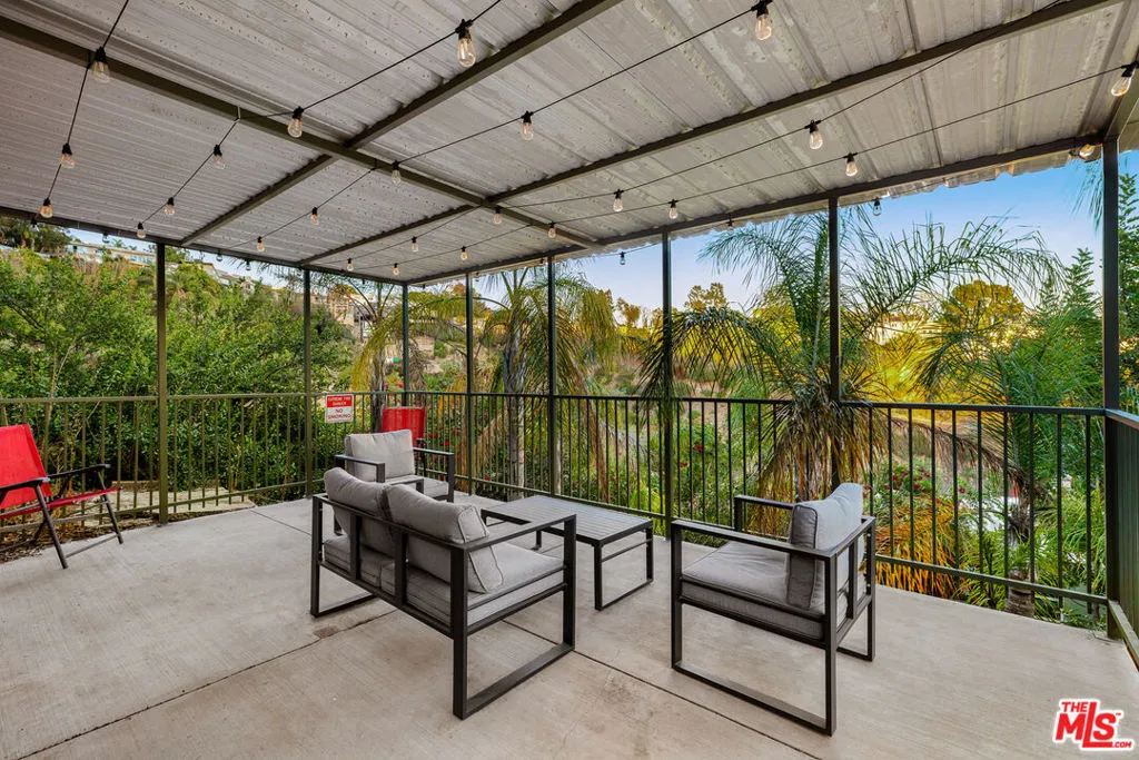 2738 Rinconia Drive, Los Angeles, California 90068 home-pic-50