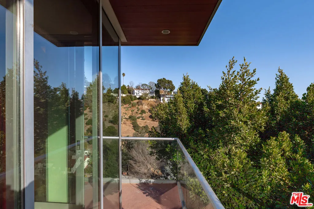 2738 Rinconia Drive, Los Angeles, California 90068 home-pic-47