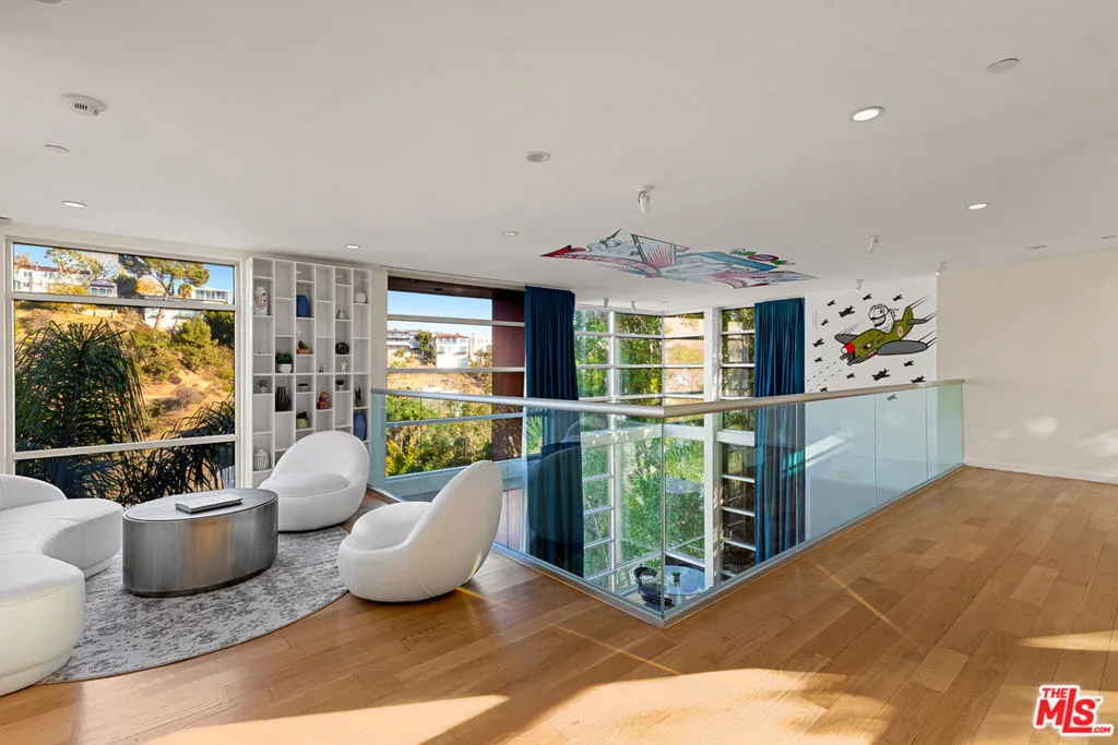 2738 Rinconia Drive, Los Angeles, California 90068 home-pic-31