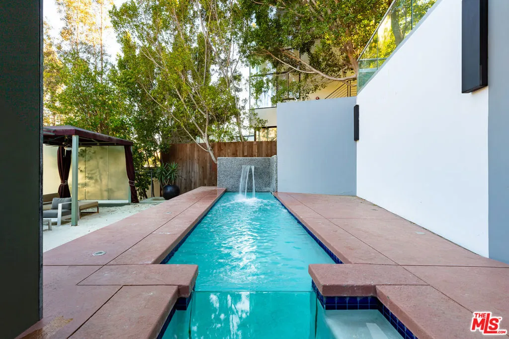 2738 Rinconia Drive, Los Angeles, California 90068 home-pic-56
